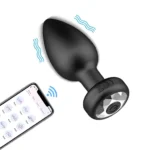 Plug anal vibrant din silicon cu bijuterie la bază, controlat din aplicație