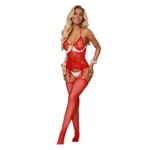 Bodystocking roșu din plasă și dantelă, cu blăniță albă peste bust, gât halter și ciorapi din plasă, purtat de un model