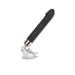 Dildo negru cu inele în relief, montat înclinat pe un suport alb cu ventuză