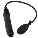 Dopul anal gonflabil întors, cu furtunul, supapa neagră și pompa de mână